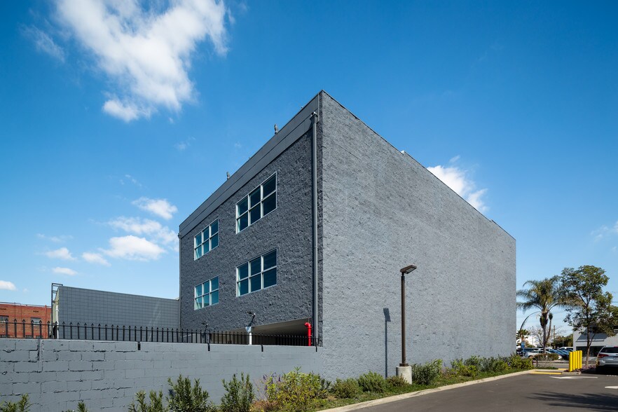 More Photos Of 1424 Lincoln Blvd, Santa Monica Office For Sale