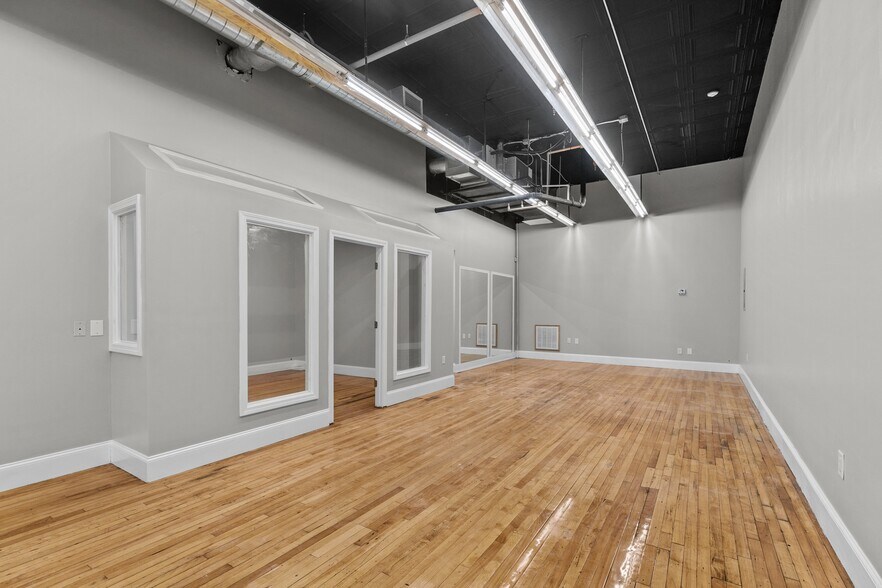 More Photos Of 442-450 Main St, Warren Storefront Retail Office For Lease