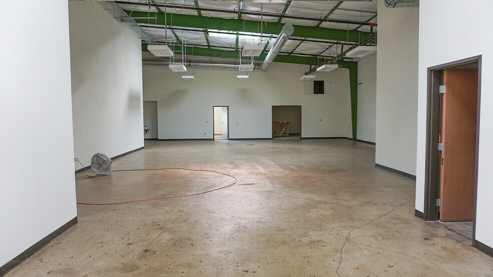 More Photos Of 6925 Luther Dr, Sacramento Warehouse For Sale