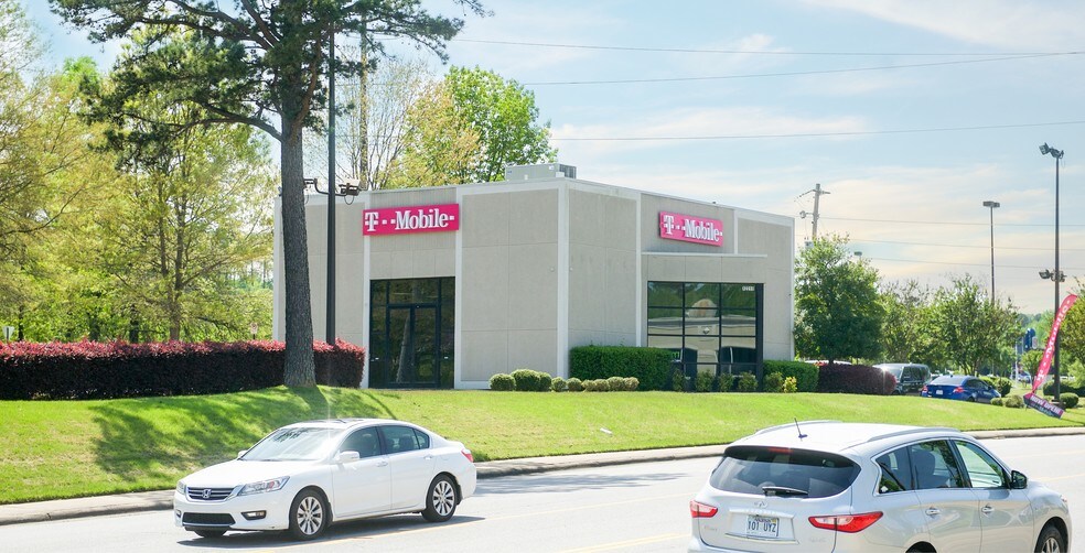 More Photos Of 12211 W Markham, Little Rock Freestanding For Lease