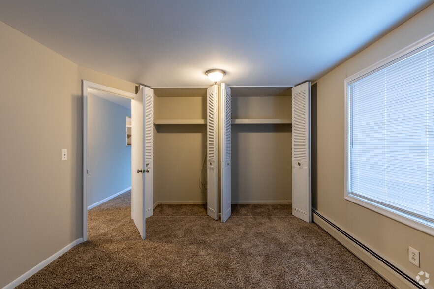 More Photos Of 51611 Mound Rd, Shelby Township Apartments For Sale