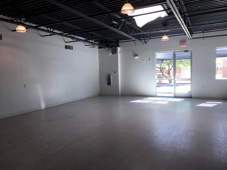 More Photos Of 15288 W Brookside Ln, Surprise Office For Lease