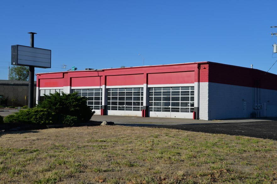 More Photos Of 277 S 27th St, Boise Auto Repair For Lease