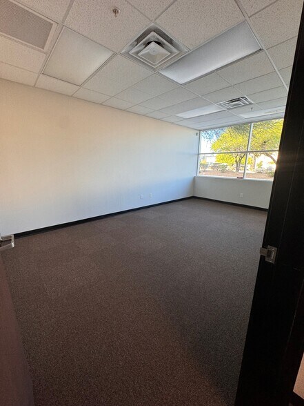 More Photos Of 2965 Coleman St, North Las Vegas Distribution For Lease