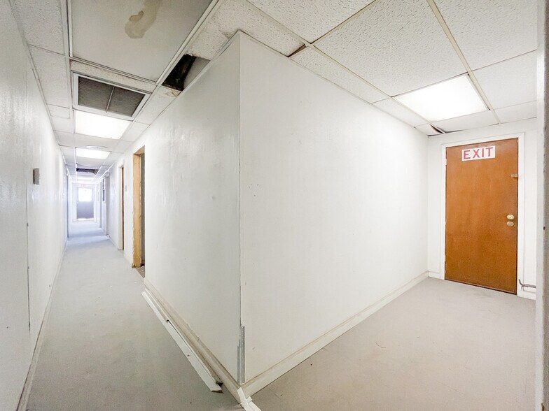 More Photos Of 3703 S Lewis St, New Iberia Warehouse For Sale