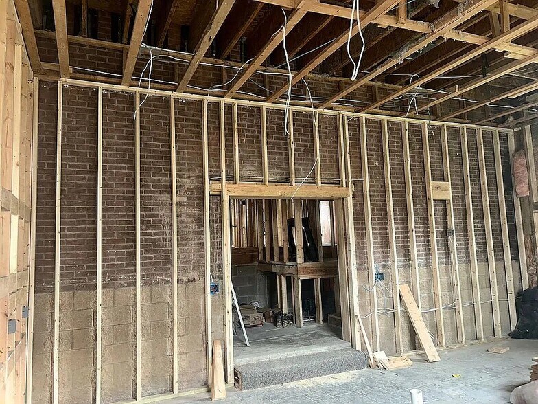 More Photos Of 143 S Garfield Ave, Columbus Apartments For Sale