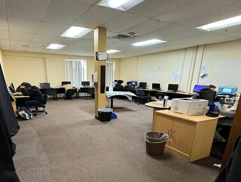 More Photos Of 1058-1060 S Olive St, Los Angeles Storefront Retail Office For Sale