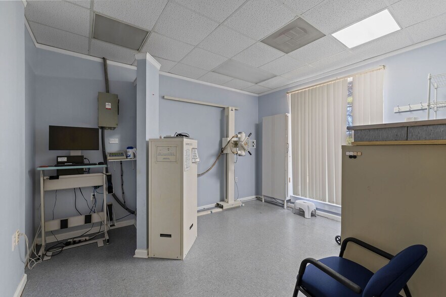 More Photos Of 2601 Herritage st, Kinston Medical For Sale