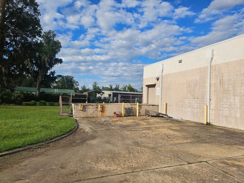 More Photos Of 1496 Us Highway 19 S, Leesburg Freestanding For Sale