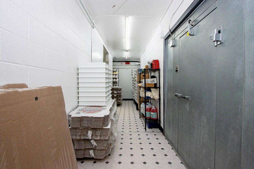 More Photos Of 1315 Cleveland Ave, Ashland General Retail For Sale