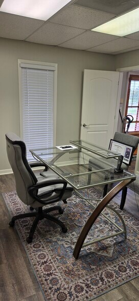 More Photos Of 6424 Lakeover Rd, Jackson Office For Lease