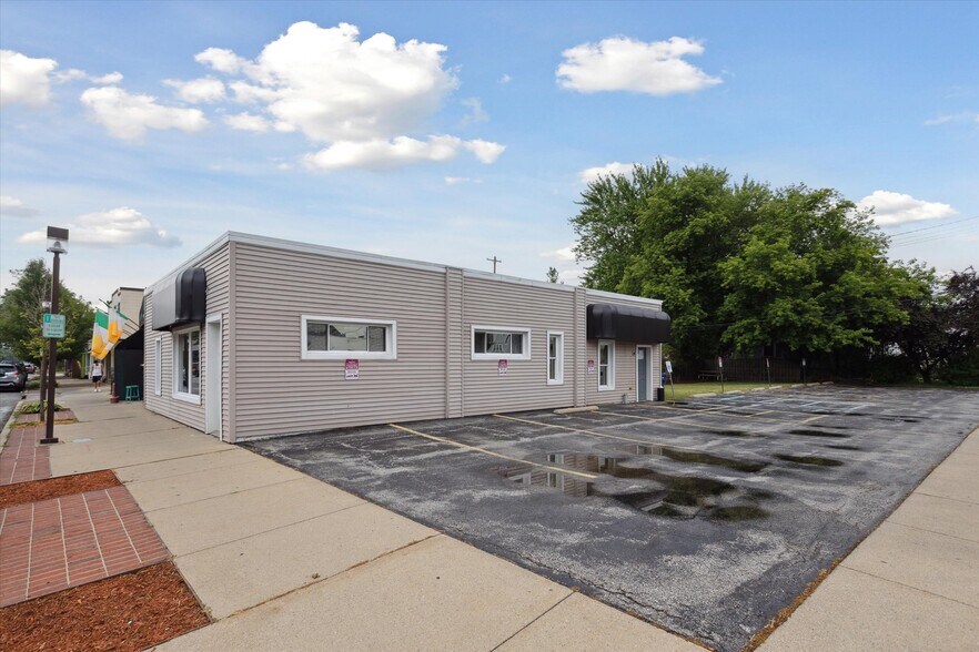 More Photos Of 1000 N Johnson St, Bay City Medical For Sale