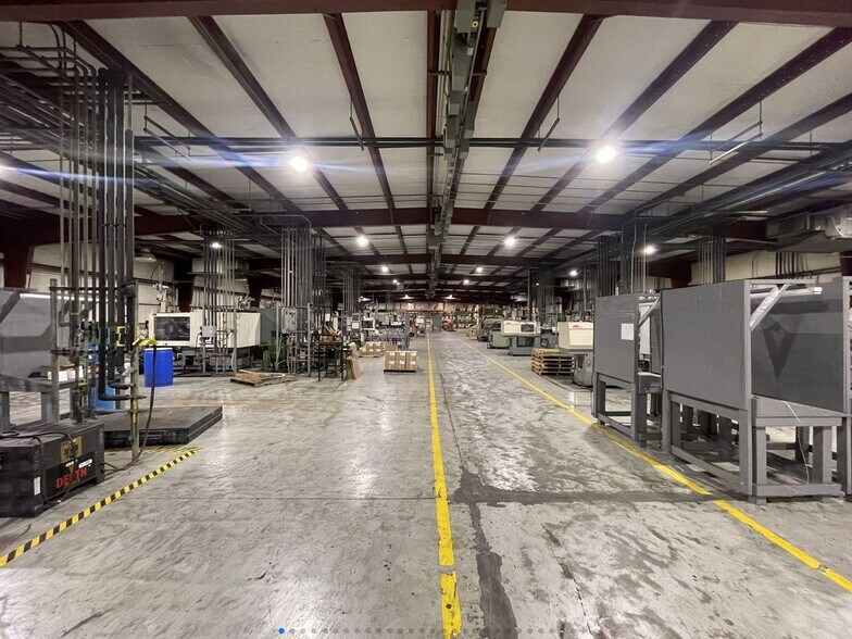 More Photos Of 120 Saint Charles Ave, Flora Manufacturing For Lease