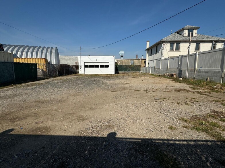 Primary Photo Of 34 Pearl st, Inwood Land For Lease