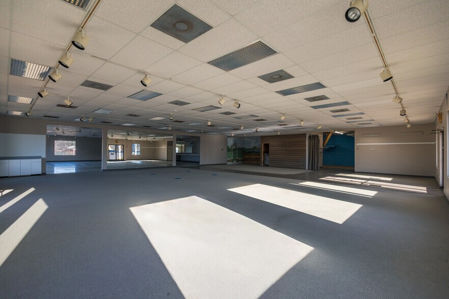 More Photos Of 3538 Lone Oak Rd, Paducah Flex For Sale