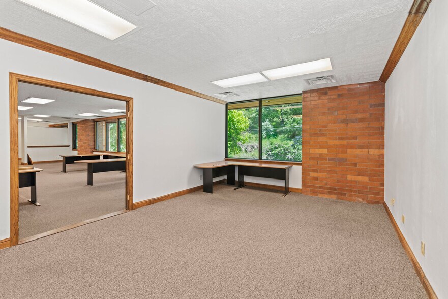 More Photos Of 2696 N University Ave, Provo Office For Sale