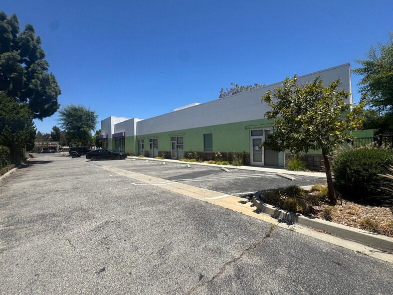 More Photos Of 19436 Ventura Blvd, Tarzana Daycare Center For Lease