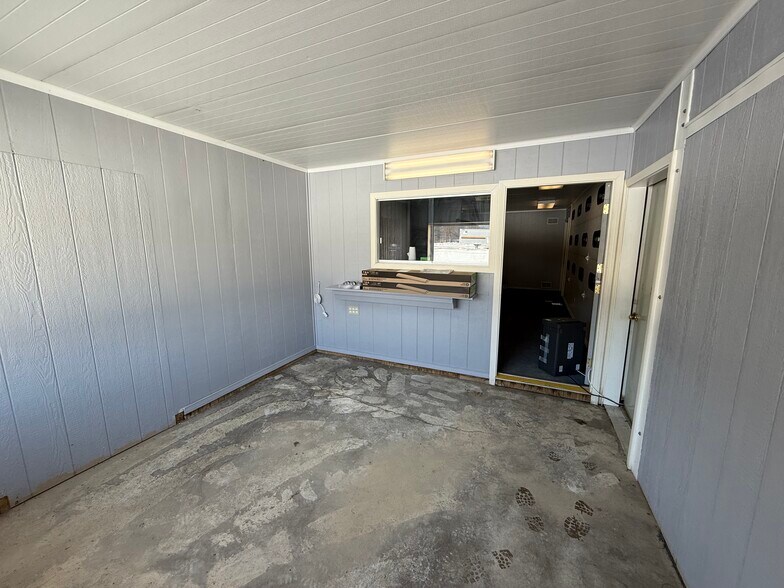 More Photos Of 805 Atlantic Ave, Franklin Light Manufacturing For Sale