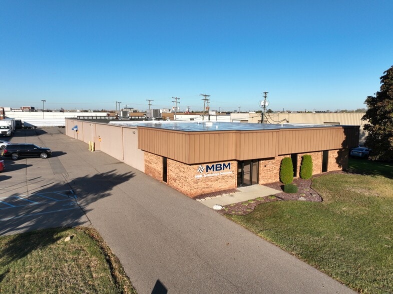 Primary Photo Of 375 Robbins Dr, Troy Light Distribution For Sale