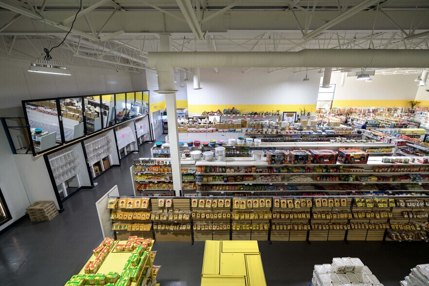 More Photos Of 12070 88 Ave, Surrey Storefront For Sale