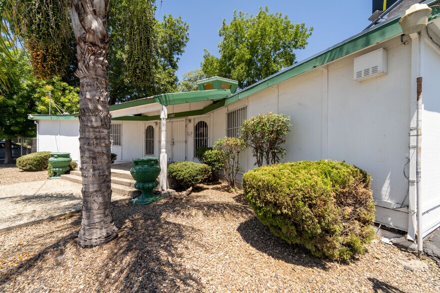 More Photos Of 1107 E Harding Way, Stockton Freestanding For Lease