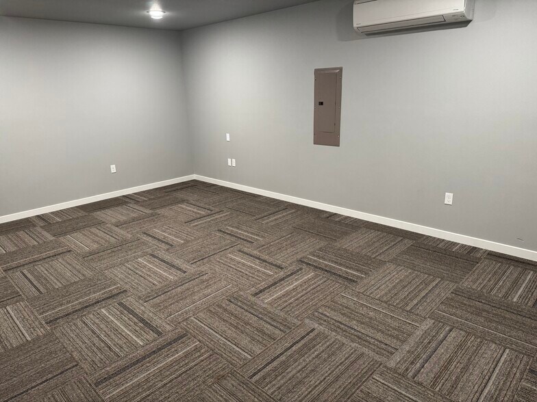 More Photos Of 5250 NW A Ave, Pendleton Airplane Hangar For Lease