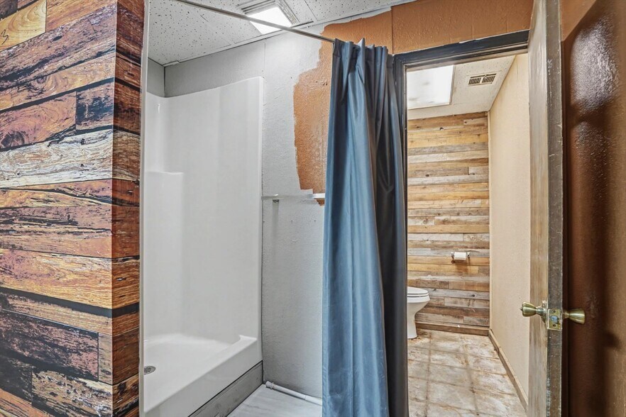 More Photos Of 603 W Rogers Blvd, Skiatook Freestanding For Sale