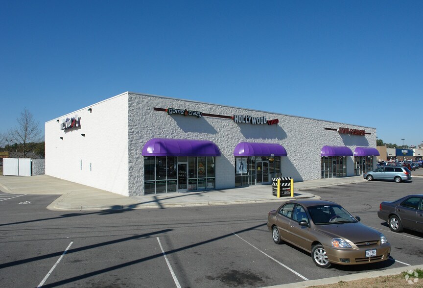 More Photos Of 1590 Skibo Rd, Fayetteville Unknown For Lease