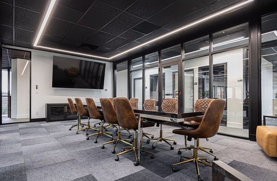 More Photos Of 220 W Bridge St, Dublin Office For Lease