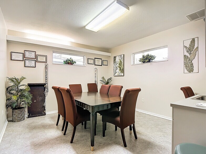 More Photos Of 45 Bryan Ave, LaBelle Medical For Sale