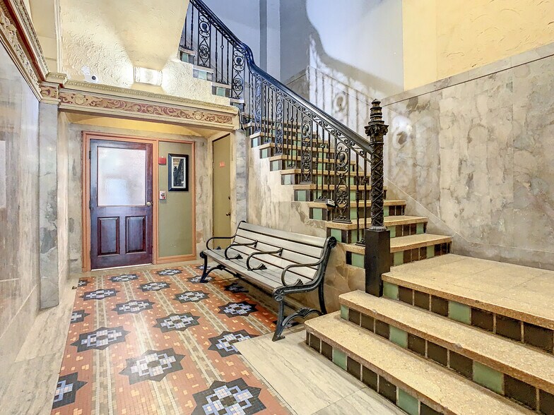More Photos Of 707 N Franklin St, Tampa Office For Sale