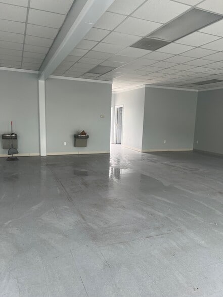 More Photos Of 3349 Valley Pike, Winchester General Retail For Lease