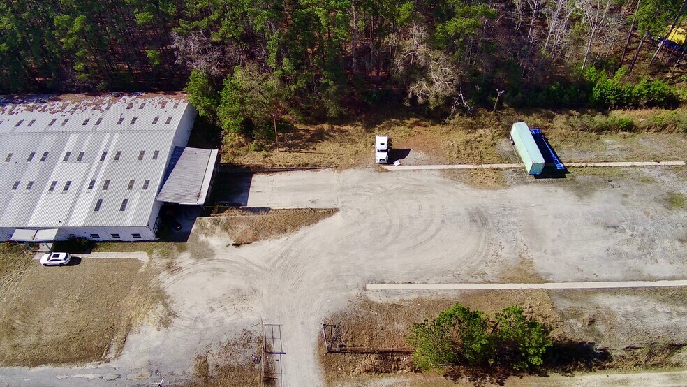 More Photos Of 111 Sparkman Dr, Garden City Warehouse For Lease