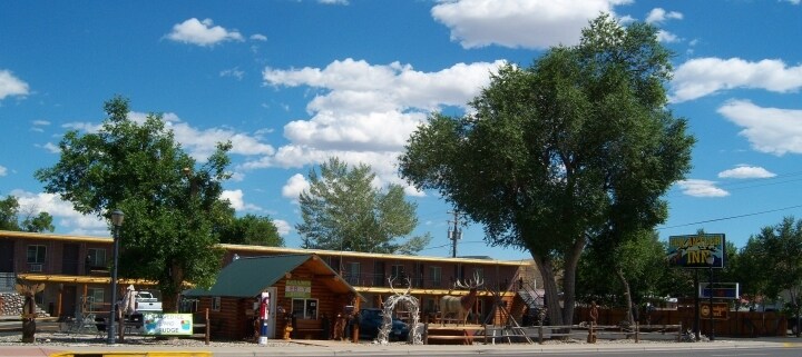 More Photos Of 501 S 6th St, Thermopolis Hotel For Sale