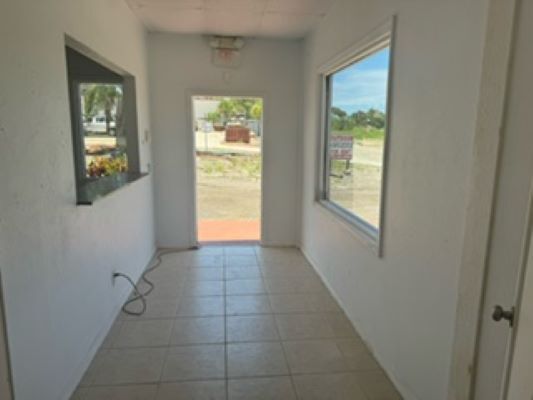 More Photos Of 6745 N Old Dixie Hwy, Fort Pierce Warehouse For Lease