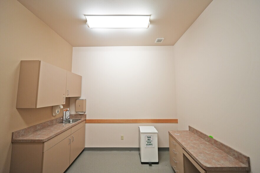 More Photos Of 3909 Creekside Loop, Yakima Medical For Lease