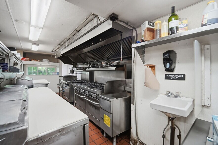 More Photos Of 100 Mountain Rd, Easthampton Restaurant For Sale