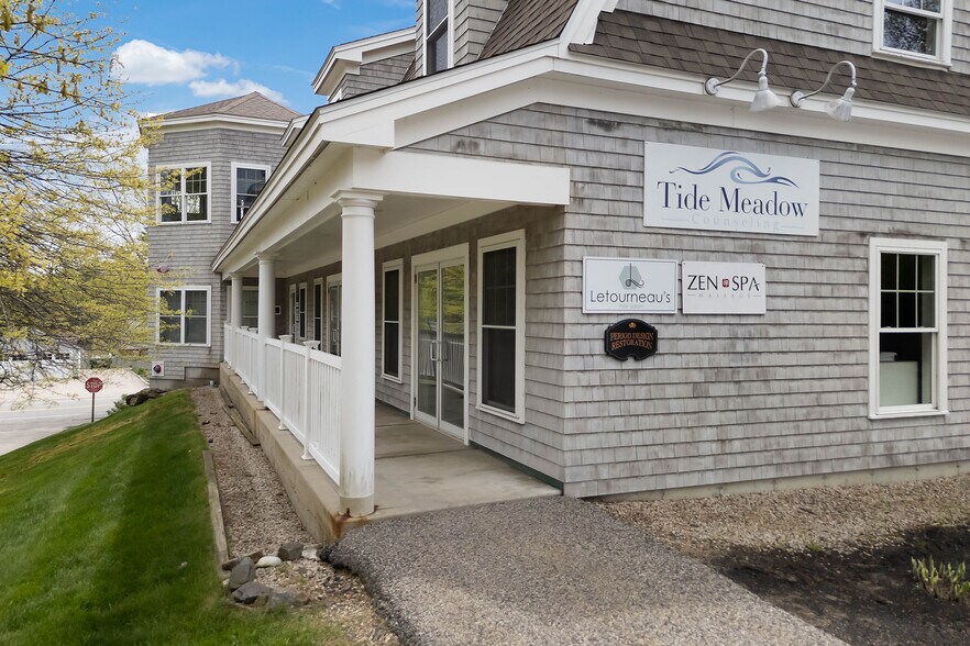 More Photos Of 2 Village Park Dr, York Flex For Lease