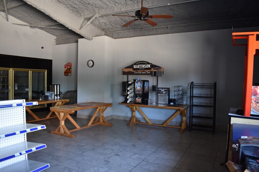 More Photos Of 116 S Arkansas Ave, Bloomburg Convenience Store For Sale