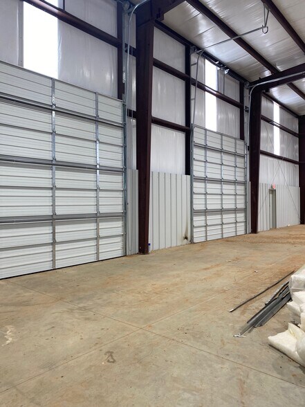 More Photos Of 8409 SW 23rd Pl, Oklahoma City Warehouse For Lease