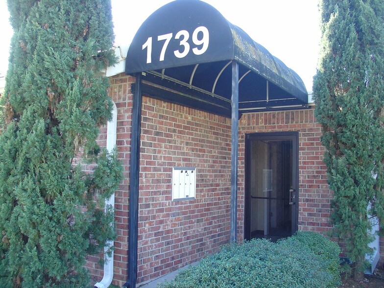 More Photos Of 1739 13th St, Hempstead Medical For Lease