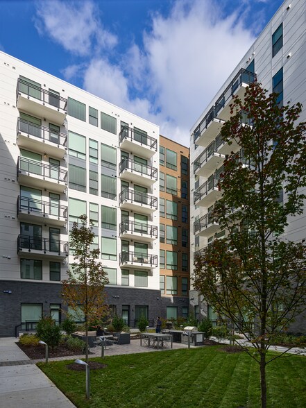 More Photos Of 2311 Dulles Station Blvd, Herndon Apartments For Lease