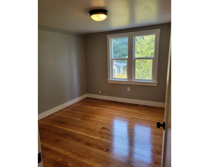 More Photos Of 6082 Main St, Springfield Multifamily For Sale