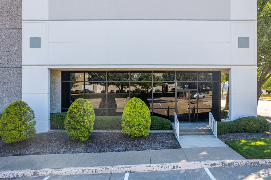 More Photos Of 3102 S Miller Park Dr, Garland Warehouse For Lease
