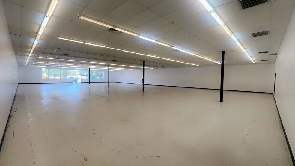 More Photos Of 3921 S Buckner Blvd, Dallas Freestanding For Lease
