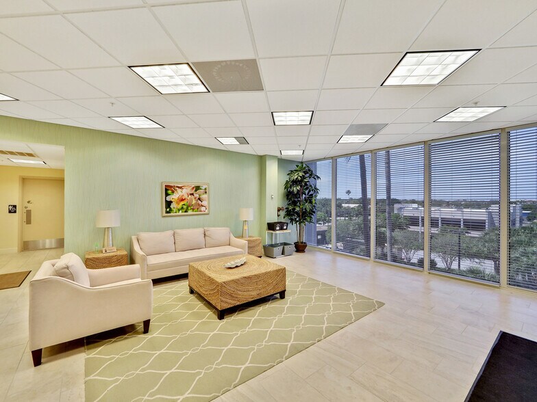 More Photos Of 601 21st St, Vero Beach Loft Creative Space For Lease