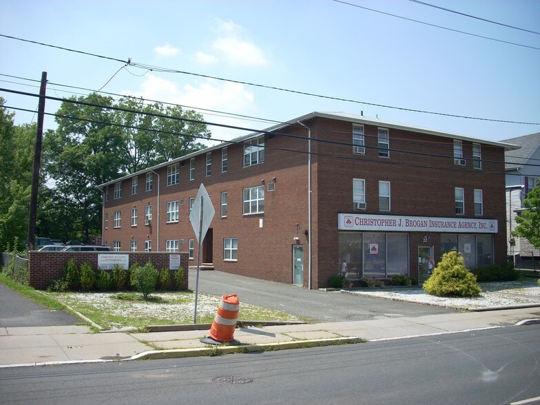 Primary Photo Of 22 E Westfield Ave, Roselle Park Apartments For Lease