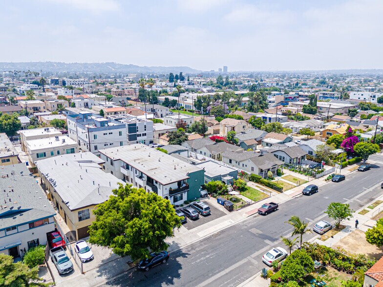 More Photos Of 4546 W 17th St, Los Angeles Apartments For Sale