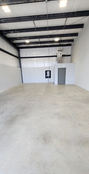 More Photos Of 22 Swicklas Ct, Plymouth Warehouse For Lease
