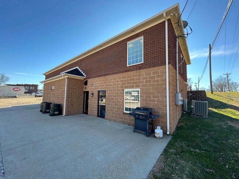 More Photos Of 10015 Main St, Whitesville General Retail For Lease